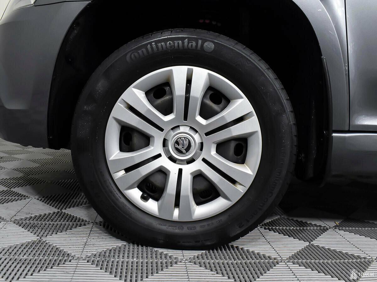 Skoda, Yeti, 1600, 0, бензин, внедорожник, автомат, передний привод, среднее состояние, левый, серый, 1 425 000 ₽