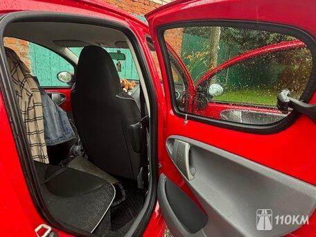 Peugeot, 107, 1000, 68, бензин, хэтчбек, робот, передний привод, среднее состояние, левый, красный, 550 000 ₽
