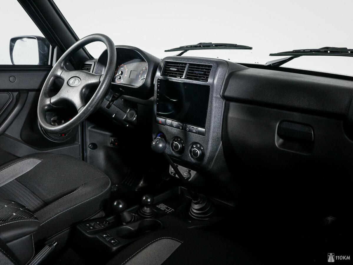 ВАЗ (Lada), Niva Legend, 1700, 0, бензин, внедорожник, механика, полный привод, среднее состояние, левый, серый, 975 000 ₽
