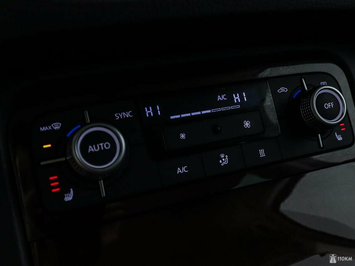 Volkswagen, Touareg, 3000, 245, дизель, внедорожник, автомат, полный привод, среднее состояние, левый, серебряный, 3 039 000 ₽