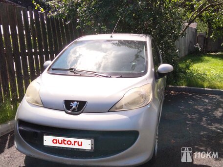 Peugeot, 107, 1000, 68 / 50 при 6000, бензин, хэтчбек, робот, передний привод, среднее состояние, левый, серебряный, 200 000 ₽